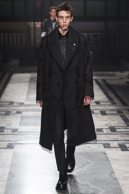 Alexander McQueen 2016 Fall Winter Mens Collection 016