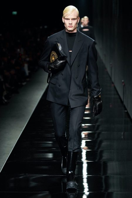 Versace Fall Winter 2020 Mens Collection Runway 001