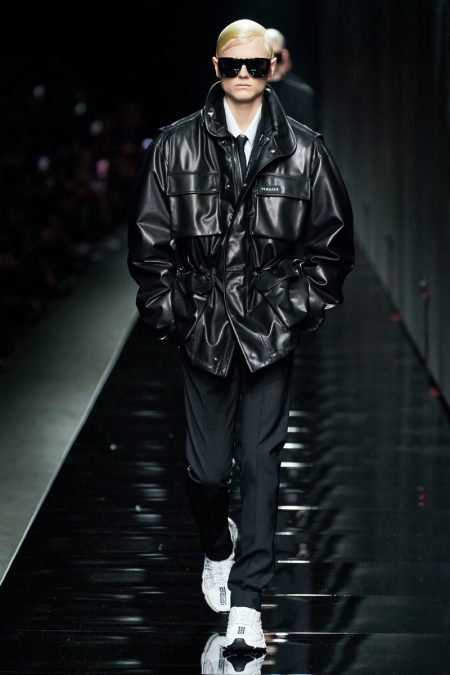 Versace Fall Winter 2020 Mens Collection Runway 003