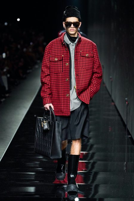 Versace Fall Winter 2020 Mens Collection Runway 005