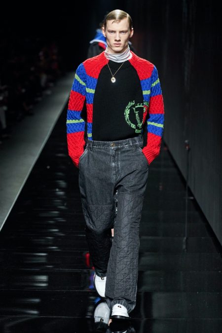 Versace Fall Winter 2020 Mens Collection Runway 008