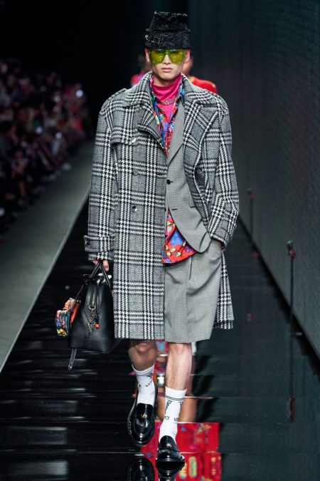 Versace Fall Winter 2020 Mens Collection Runway 015