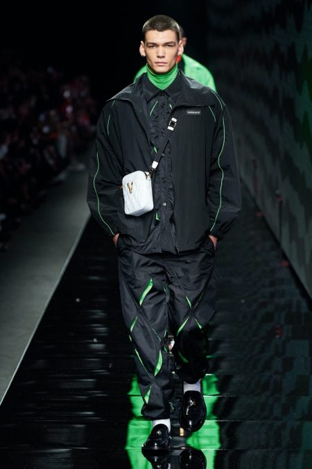 Versace Fall Winter 2020 Mens Collection Runway 026