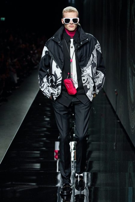 Versace Fall Winter 2020 Mens Collection Runway 030