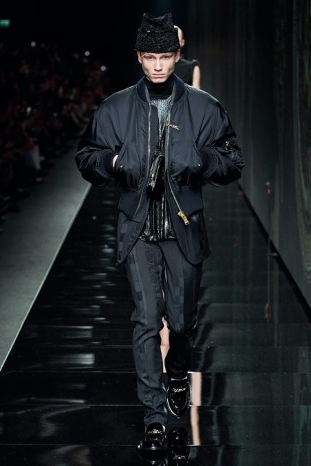 Versace Fall Winter 2020 Mens Collection Runway 034