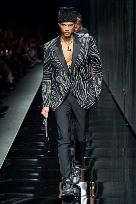 Versace Fall Winter 2020 Mens Collection Runway 037