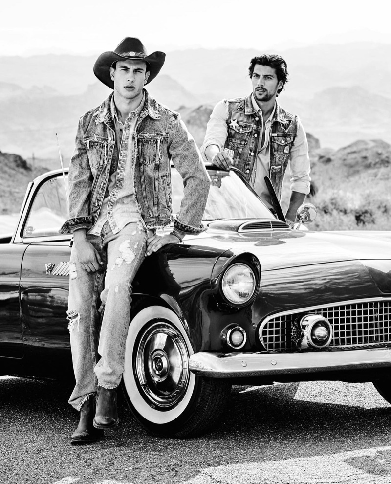 Mattia Narducci and Simone Susinna model denim for GUESS' spring-summer 2020 campaign.