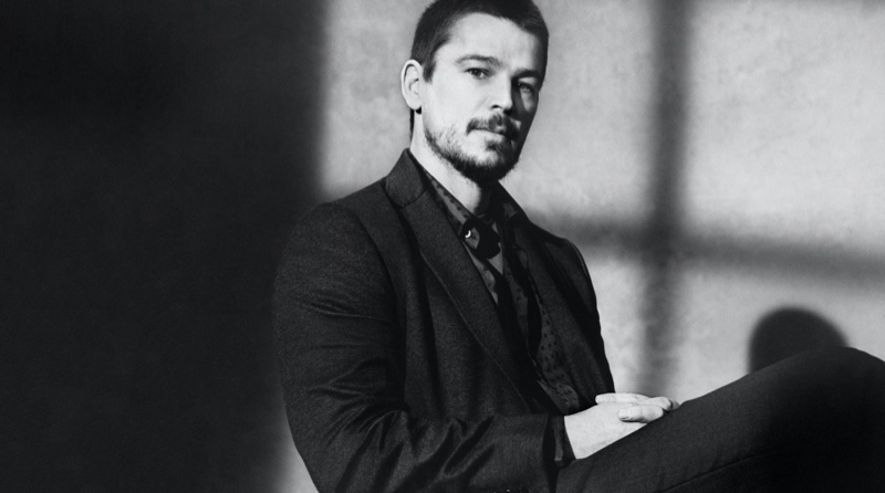 Josh Hartnett dons a Brioni suit jacket and silk-twill shirt with Bottega Veneta trousers for Mr Porter.