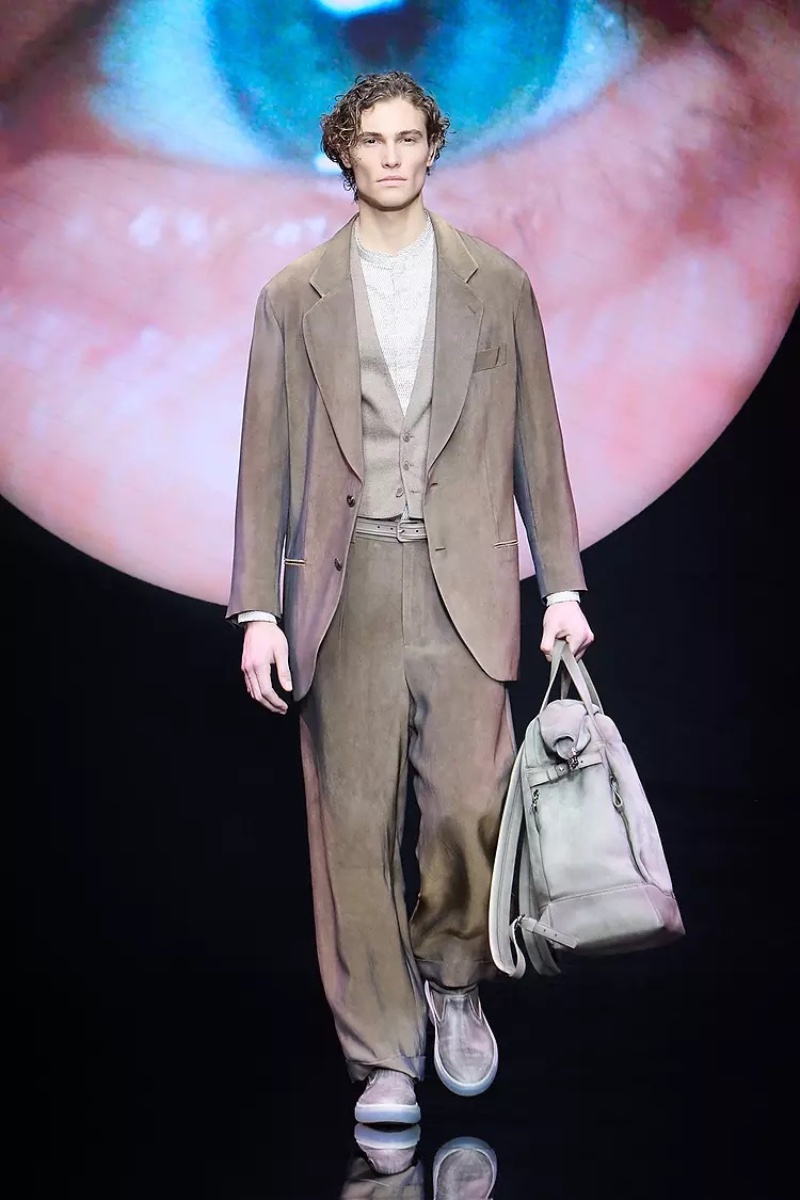 Giorgio Armani Fall Winter 2024 Collection Men 001