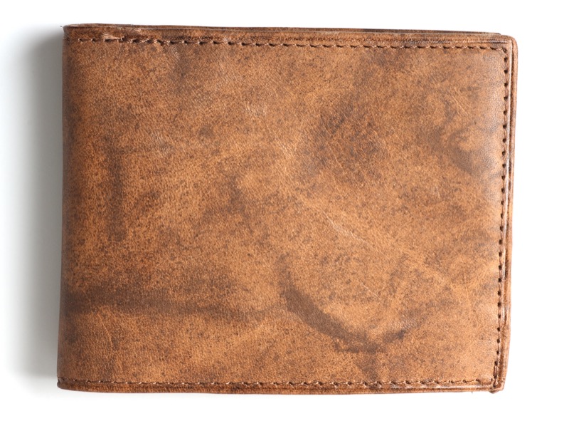 Known for its rich texture, full-grain leather ages gracefully. 