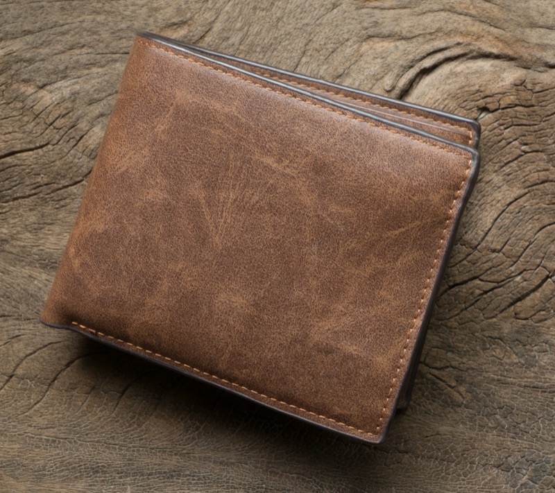 Learn the indicators of durable leather to ensure a long-lasting wallet investment.