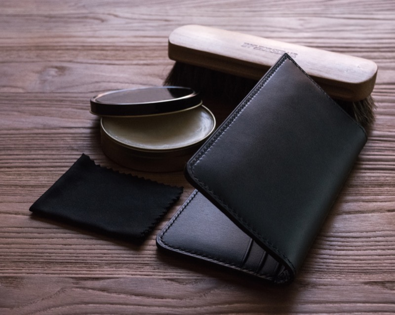 Simple care routines can maintain a leather wallet’s condition and extend its life.